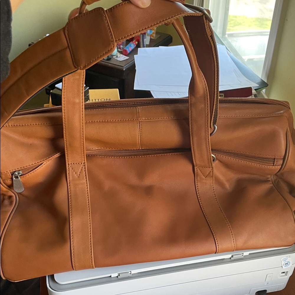 Men's Leather Travel Duffel Bag in Tan new w out tags